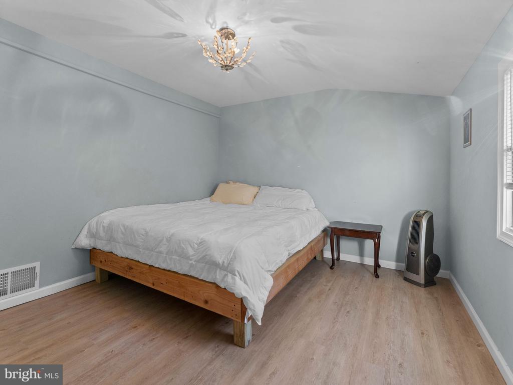 3517 ROCKVIEW DRIVE
