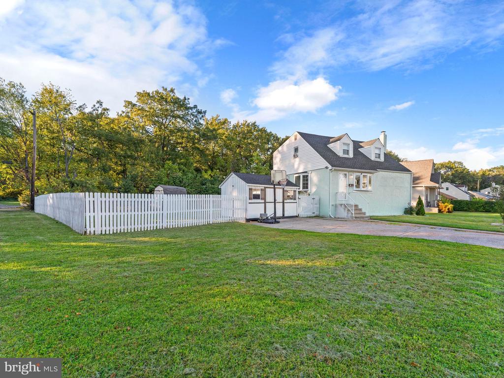 3517 ROCKVIEW DRIVE