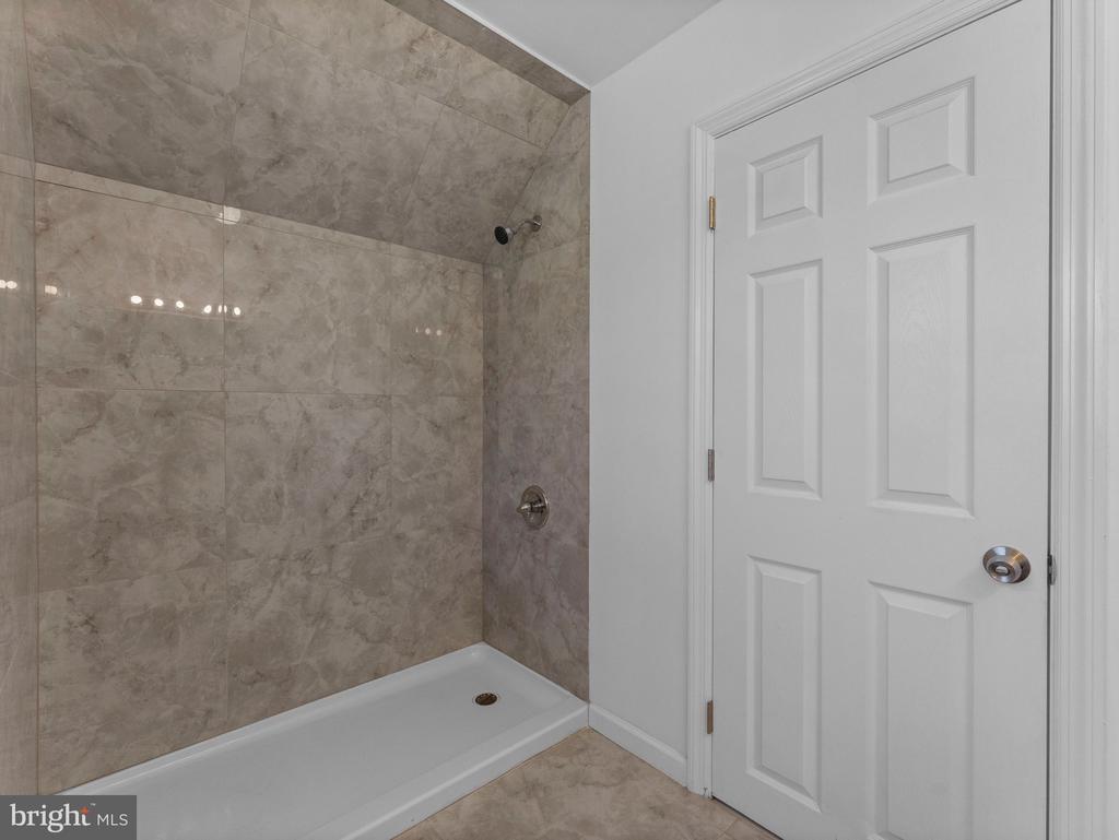 3517 ROCKVIEW DRIVE