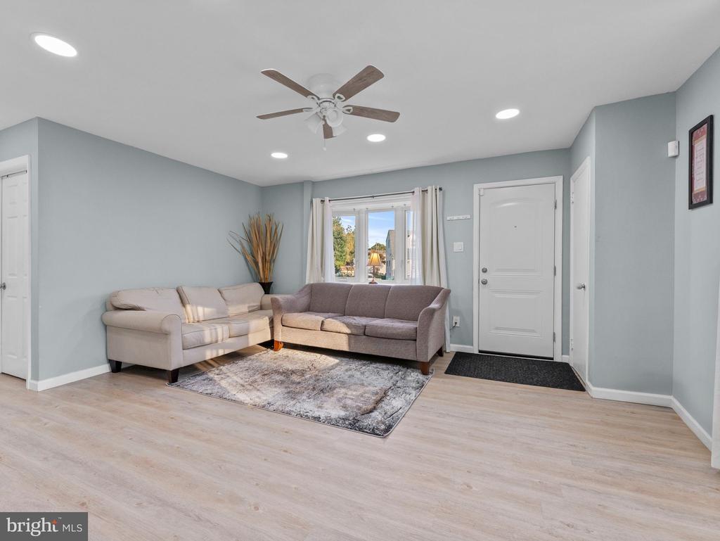 3517 ROCKVIEW DRIVE