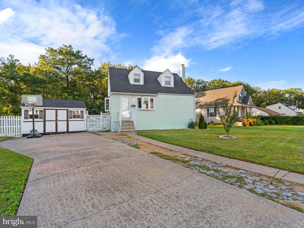 3517 ROCKVIEW DRIVE