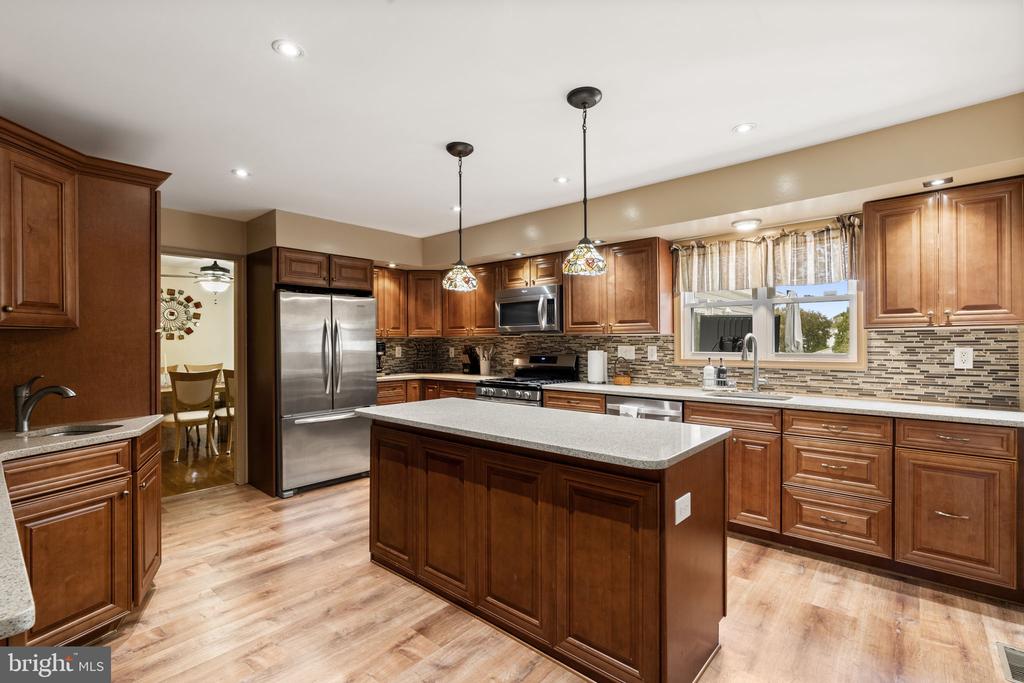 258 WOODLAKE DRIVE