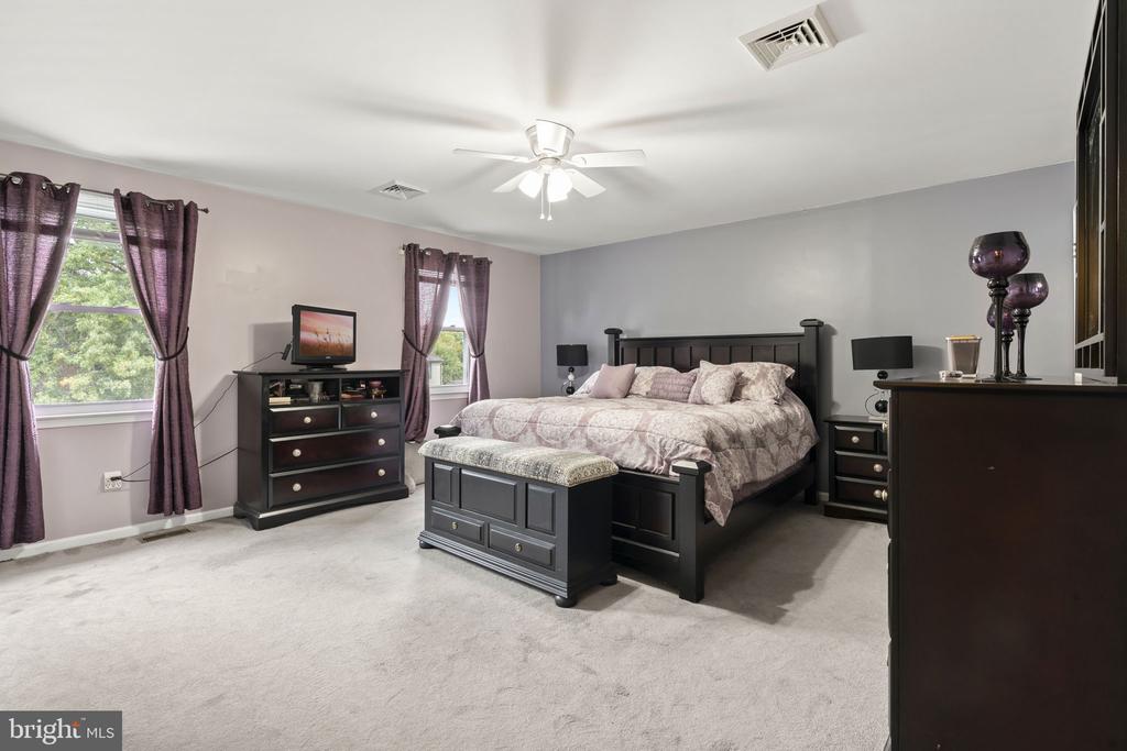 258 WOODLAKE DRIVE