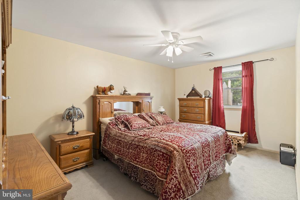 258 WOODLAKE DRIVE