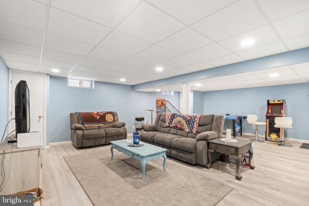 258 WOODLAKE DRIVE