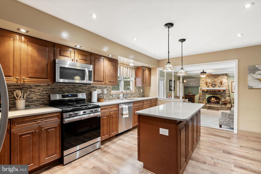 258 WOODLAKE DRIVE