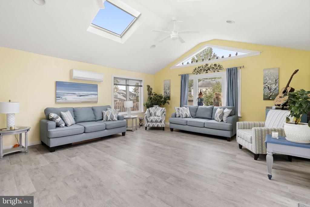 258 WOODLAKE DRIVE