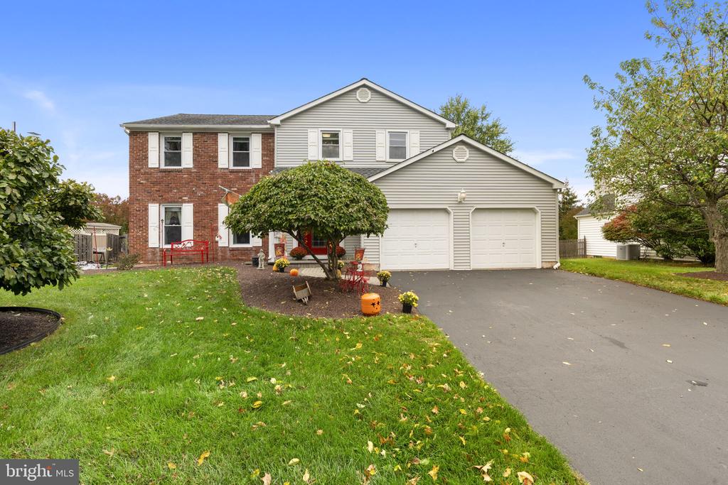 258 WOODLAKE DRIVE