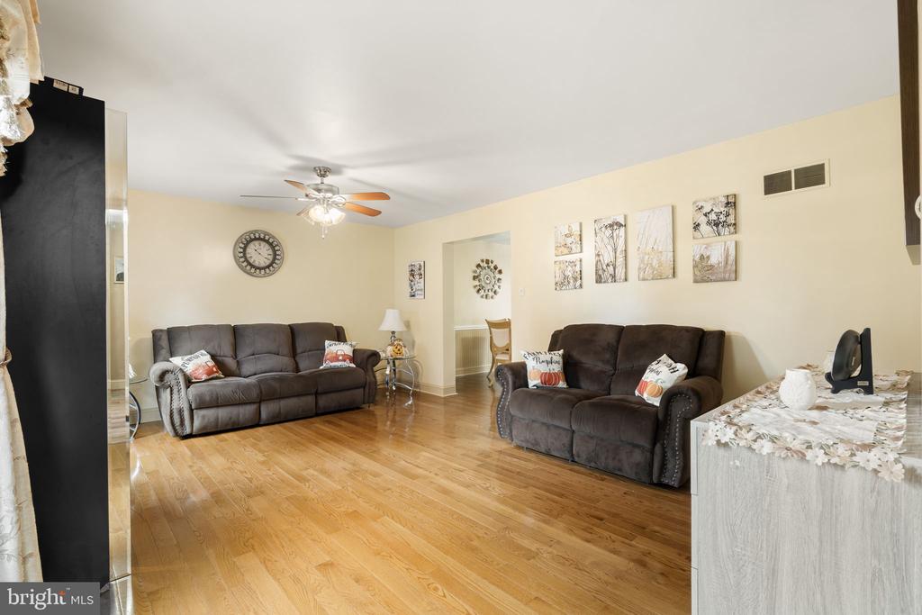 258 WOODLAKE DRIVE
