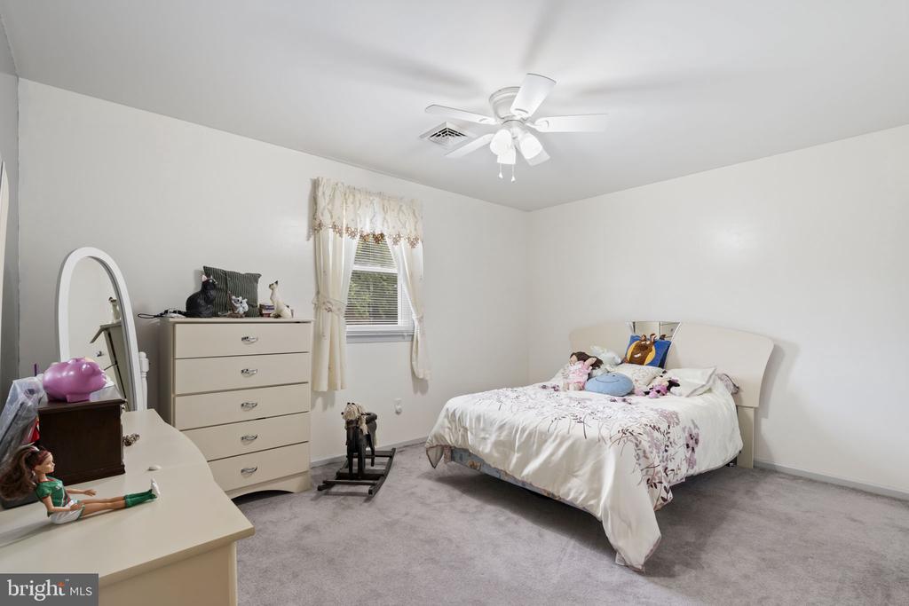 258 WOODLAKE DRIVE