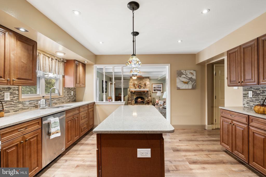 258 WOODLAKE DRIVE