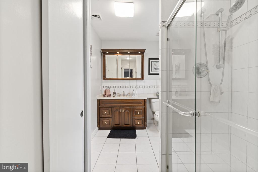 258 WOODLAKE DRIVE