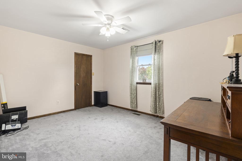 258 WOODLAKE DRIVE