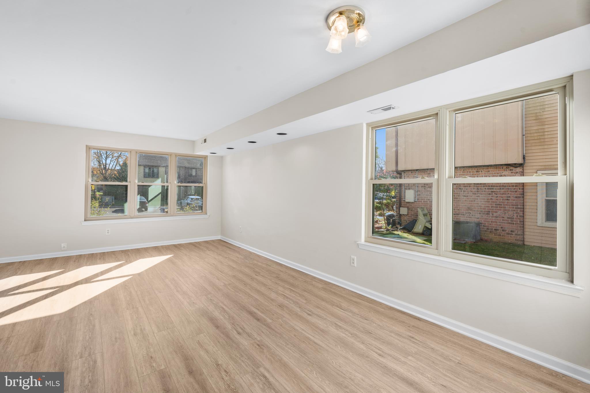 3964 BAINBRIDGE COURT