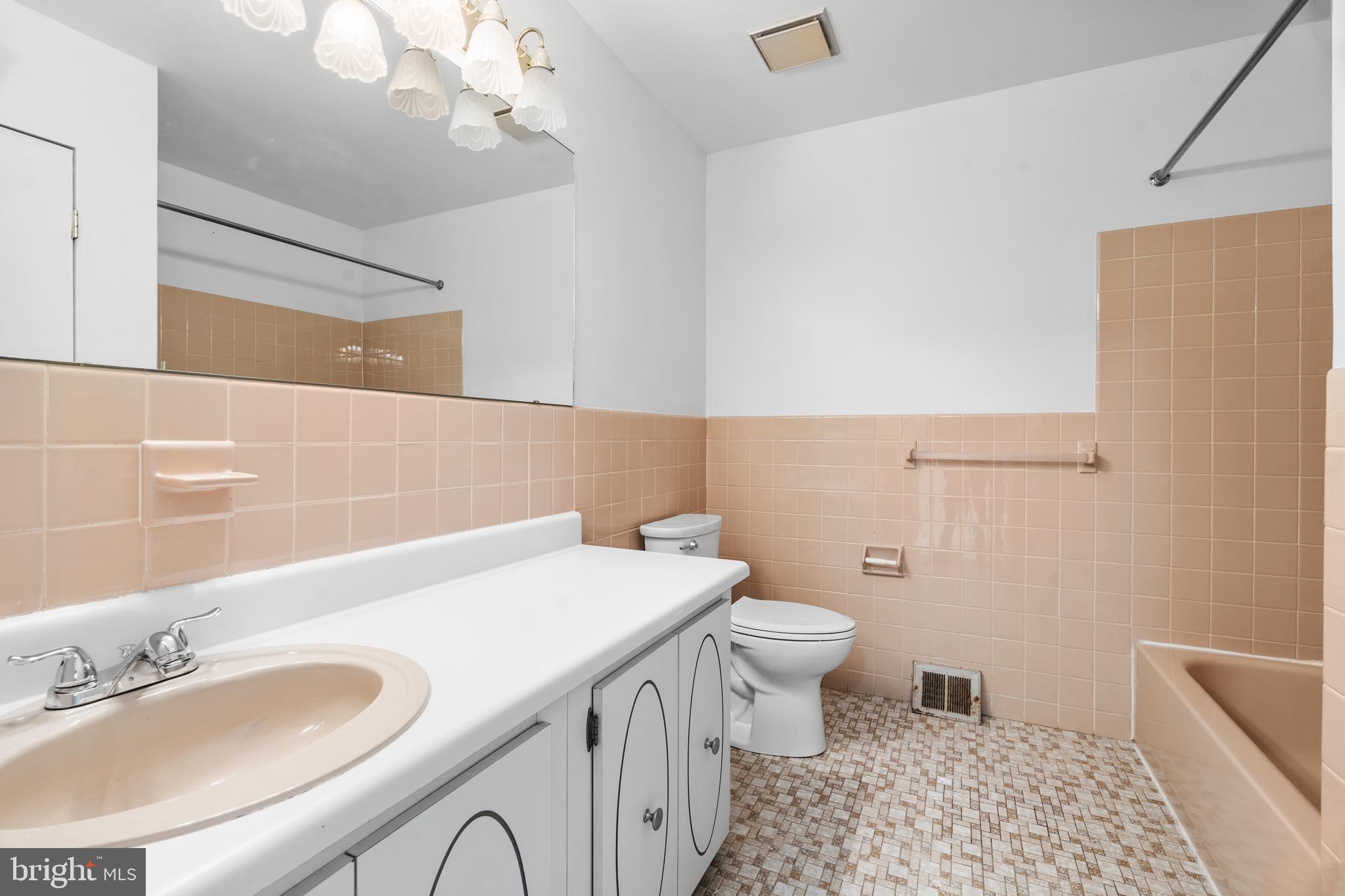 3964 BAINBRIDGE COURT