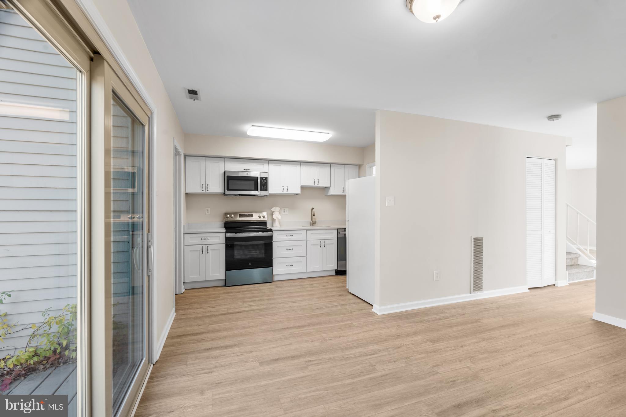 3964 BAINBRIDGE COURT