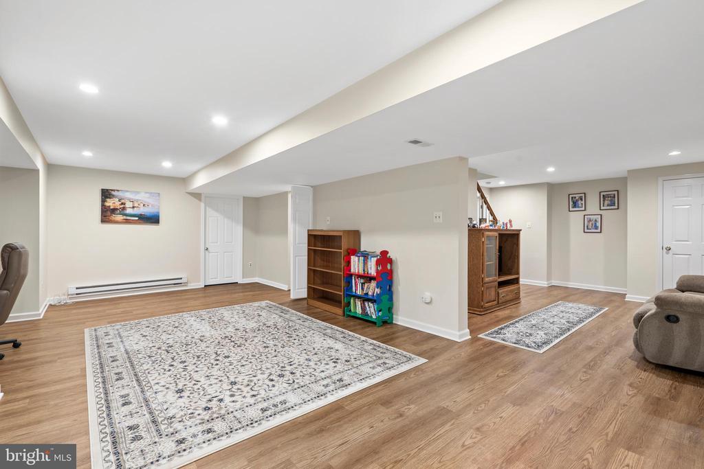 3421 PIN OAK LANE
