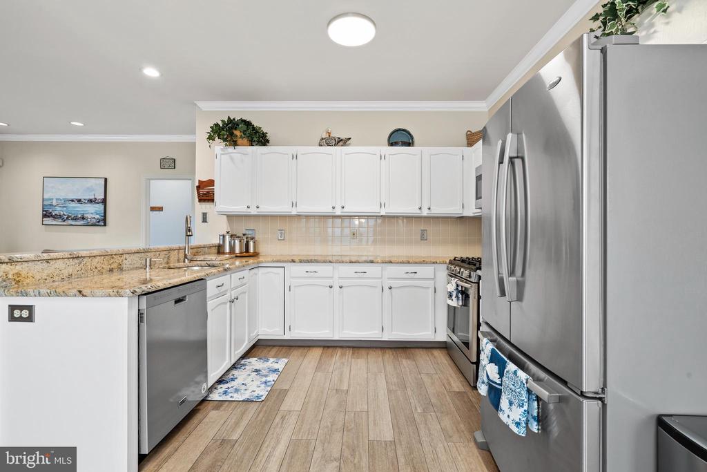 3421 PIN OAK LANE