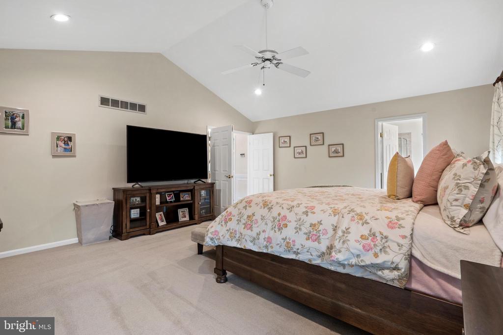 3421 PIN OAK LANE