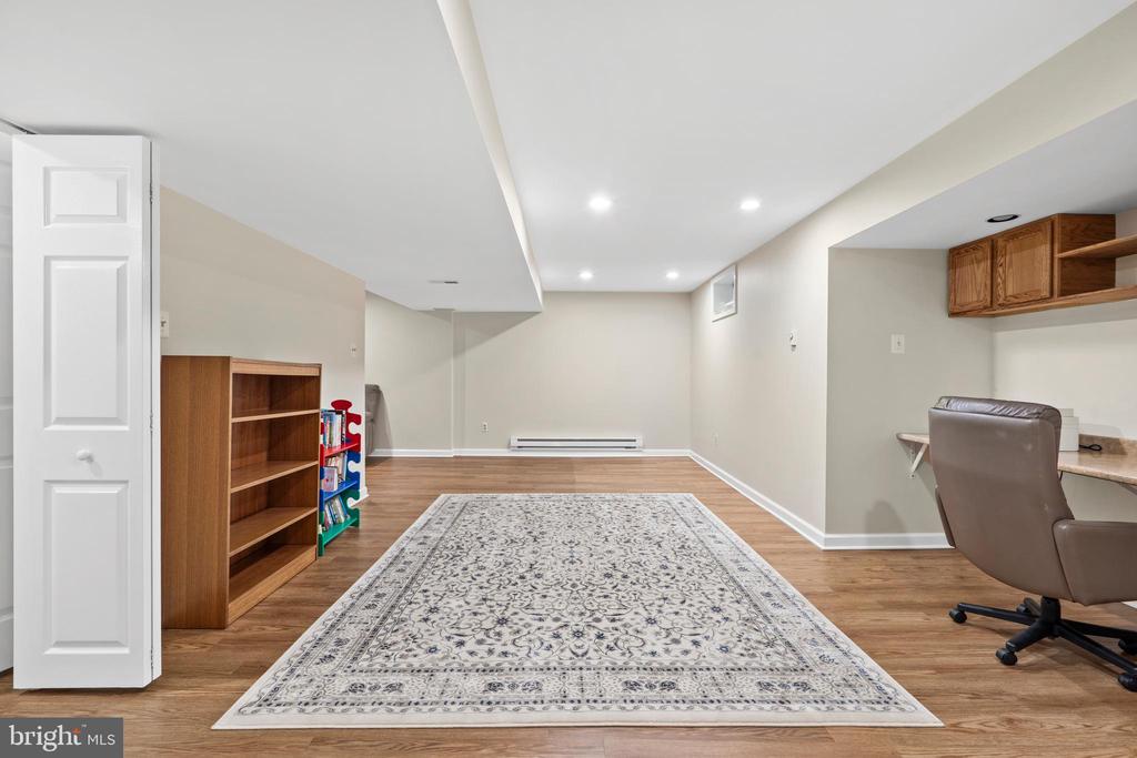 3421 PIN OAK LANE