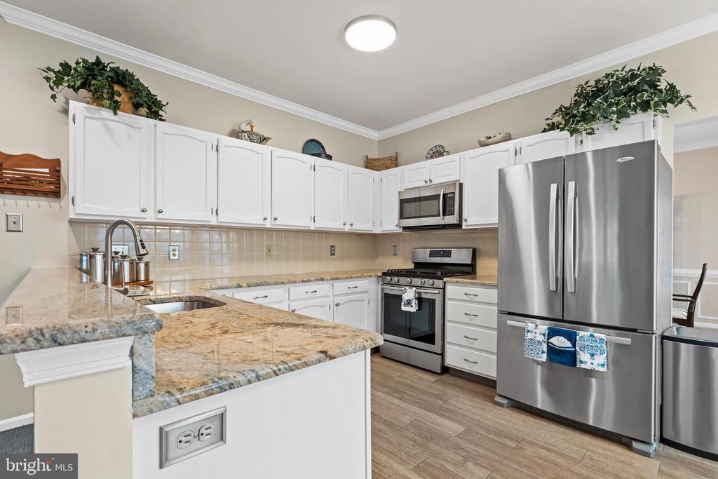 3421 PIN OAK LANE