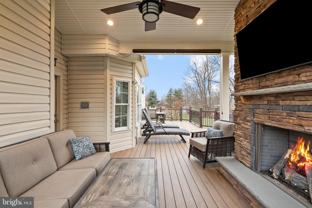 3421 PIN OAK LANE