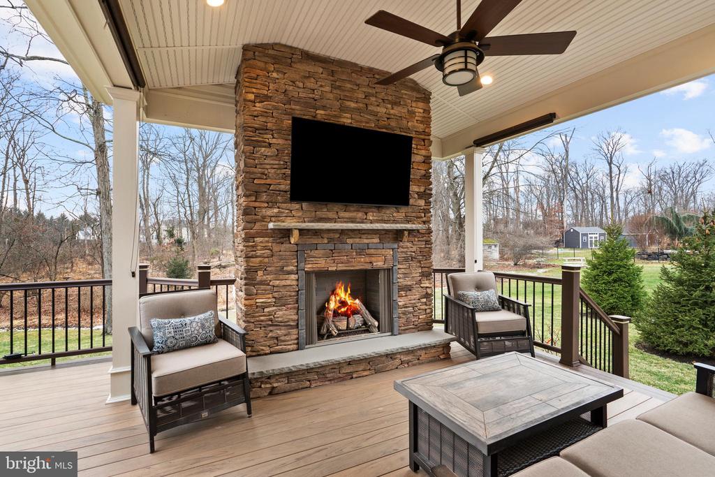 3421 PIN OAK LANE
