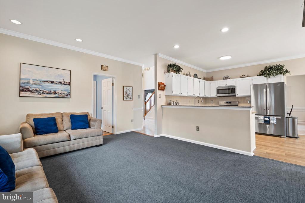 3421 PIN OAK LANE