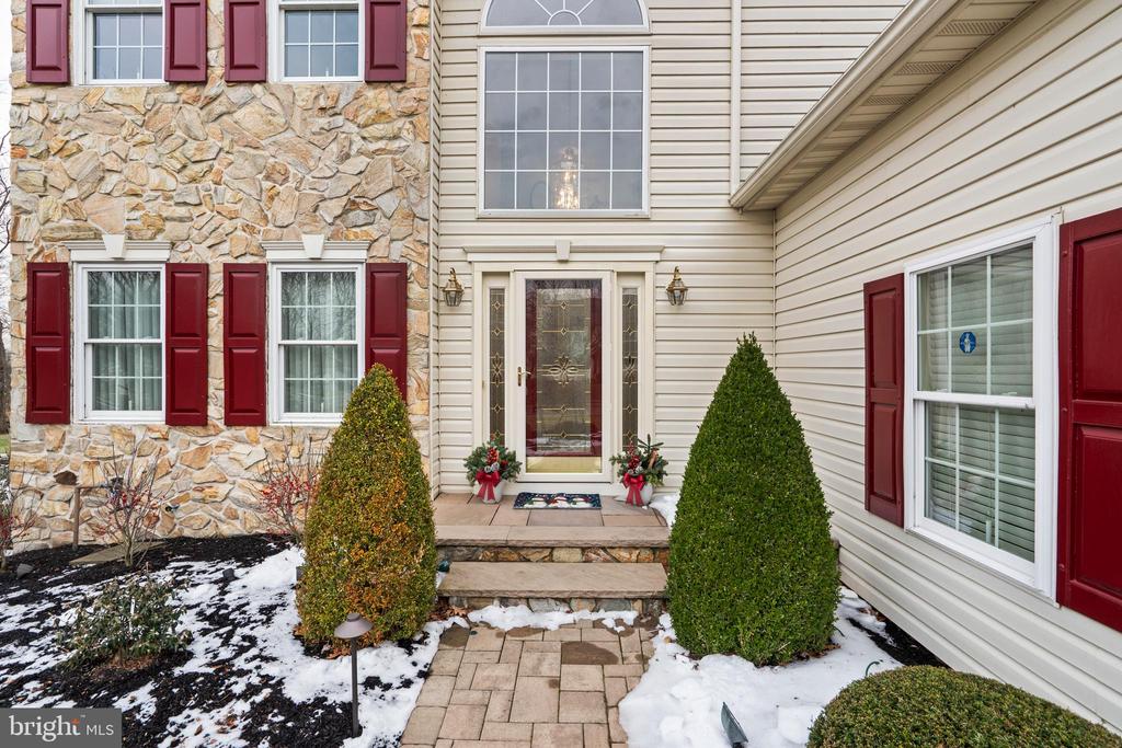 3421 PIN OAK LANE