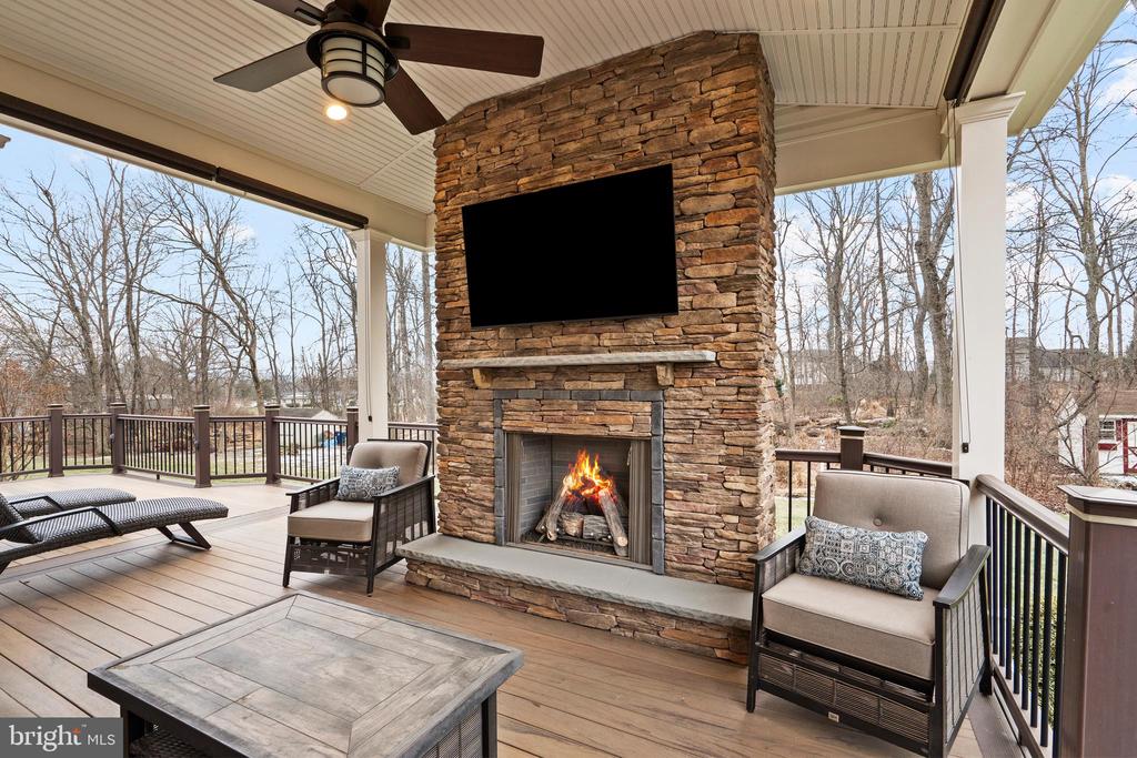 3421 PIN OAK LANE