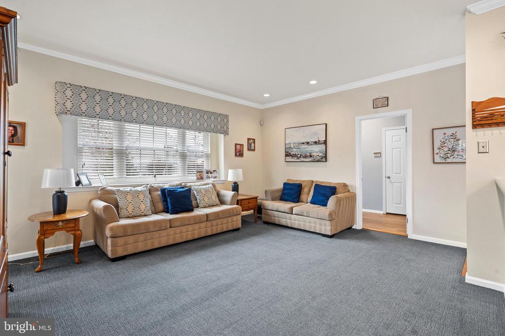 3421 PIN OAK LANE