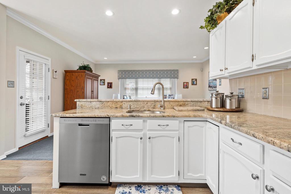 3421 PIN OAK LANE
