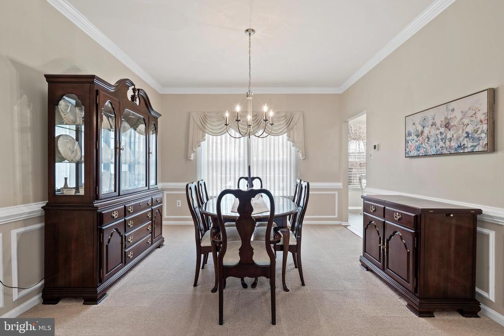 3421 PIN OAK LANE