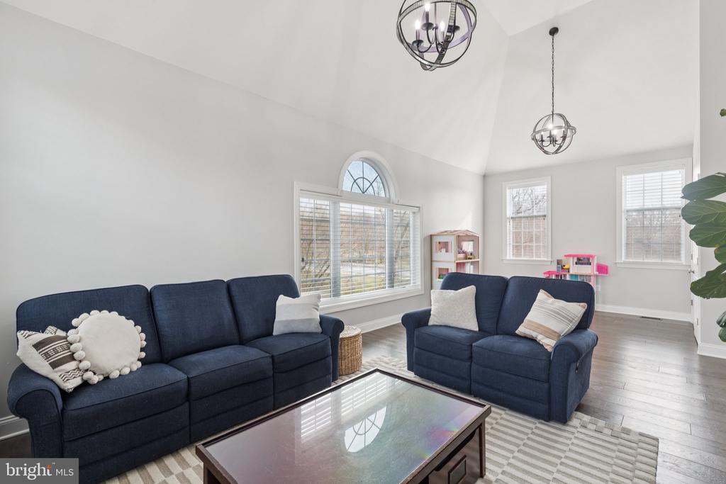 2801 HOFFS WAY
