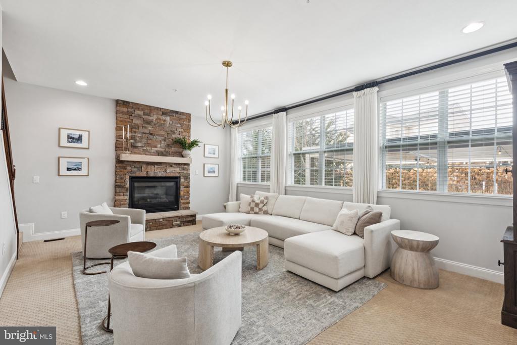 2801 HOFFS WAY