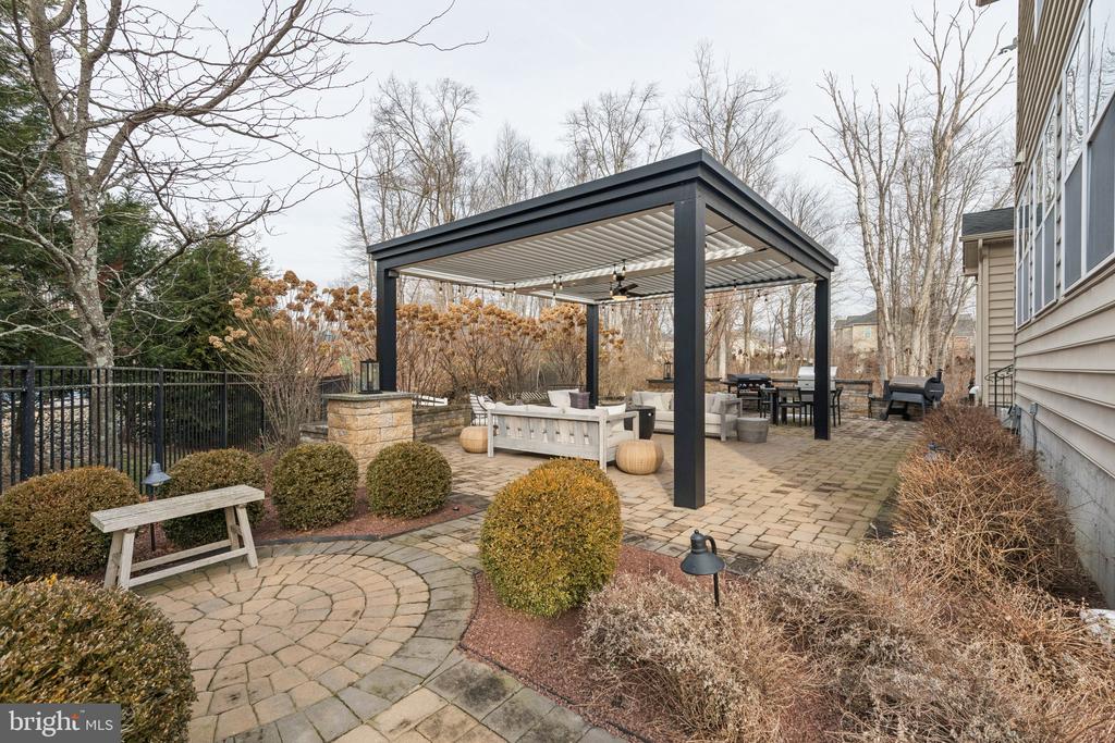 2801 HOFFS WAY
