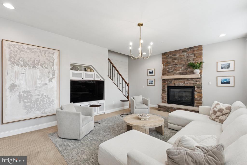 2801 HOFFS WAY