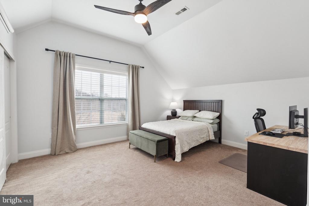 2801 HOFFS WAY