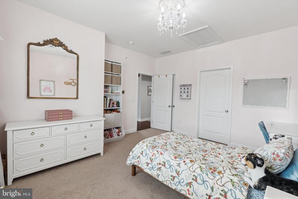 2801 HOFFS WAY