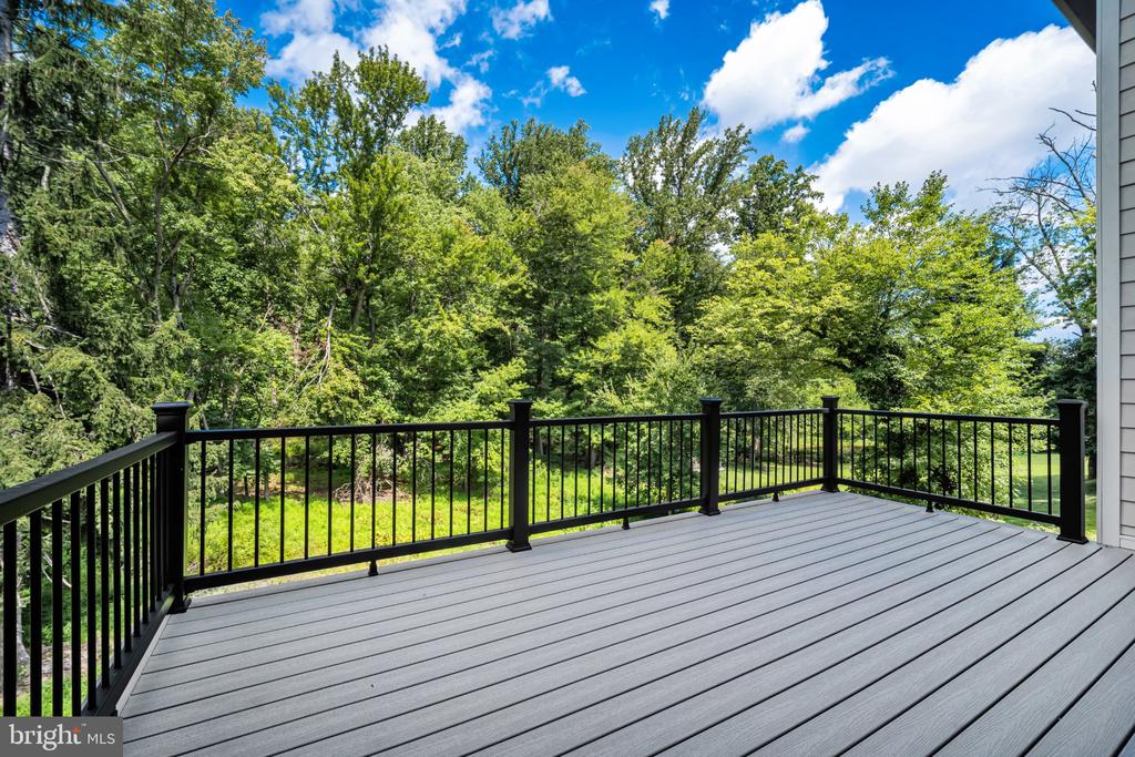 1502 CHINQUAPIN ROAD