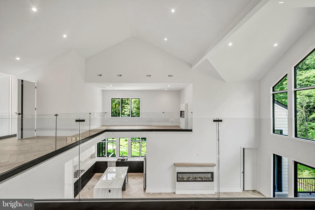 1502 CHINQUAPIN ROAD