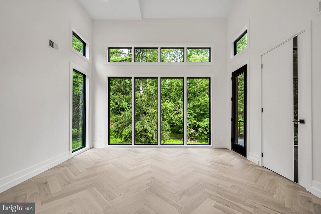 1502 CHINQUAPIN ROAD