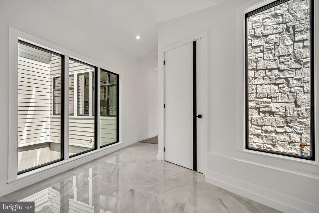 1502 CHINQUAPIN ROAD