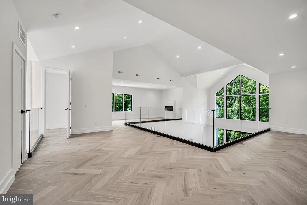 1502 CHINQUAPIN ROAD