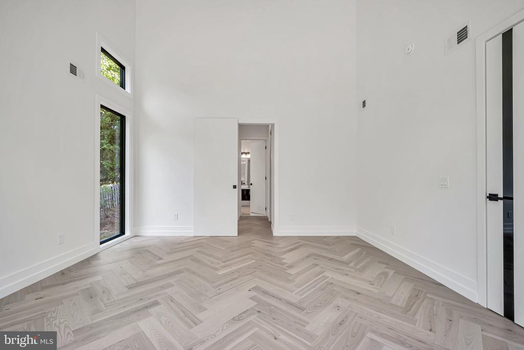 1502 CHINQUAPIN ROAD