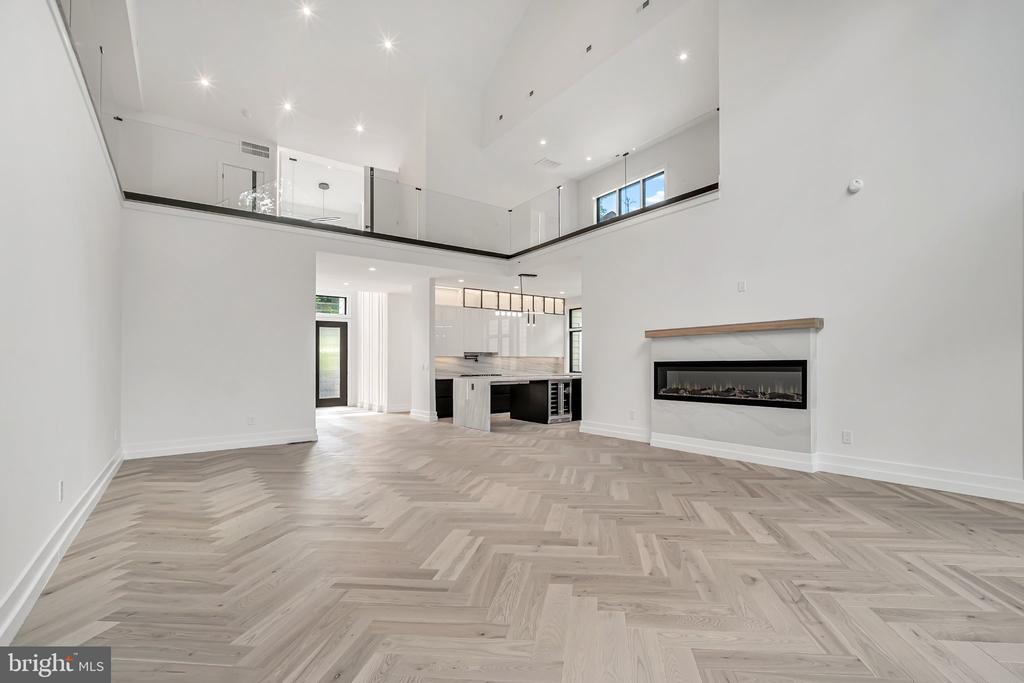 1502 CHINQUAPIN ROAD