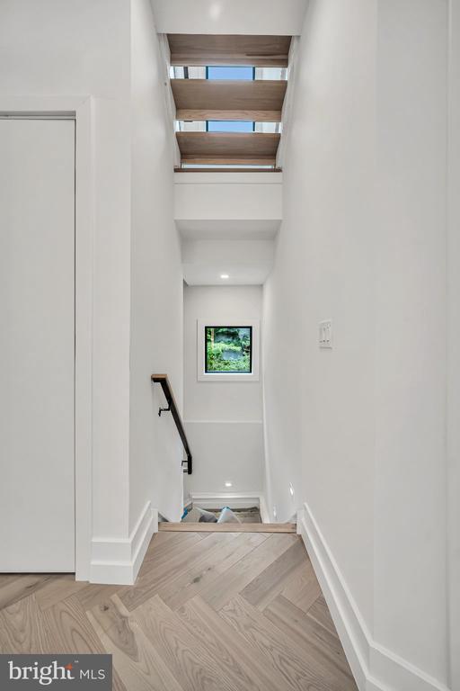 1502 CHINQUAPIN ROAD