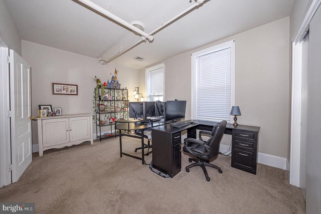 312 W BROAD STREET