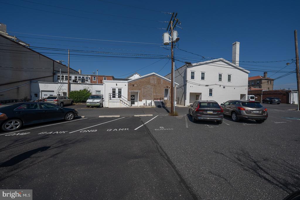 312 W BROAD STREET