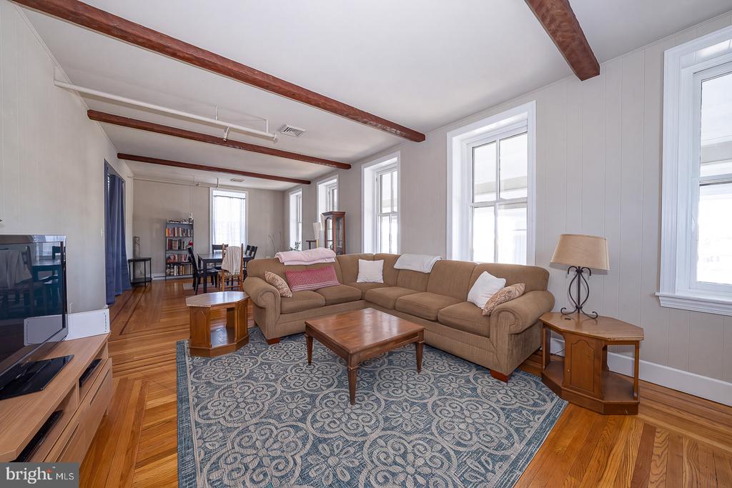 312 W BROAD STREET